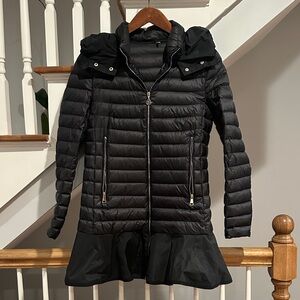 Moncler Daurade water-resistant peplum hem hooded down puffer size 1